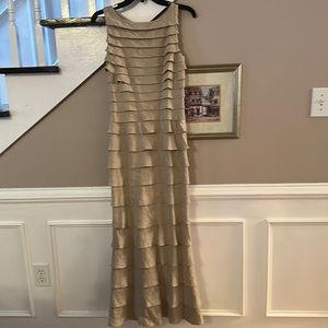 Adrianna Papell Gold Metallic Long Formal Dress Size 4 Ballgown